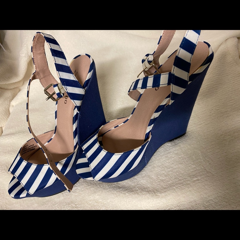 Shoes - Picture 3 of 8